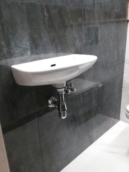 Привет.  Оцените наш туалет делал сам в первый раз. 02