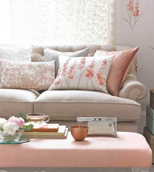 А еще мы сделали для вас подборку того, как красиво и оригинально смотрится Персиковый Пушок в интерьере квартиры. 06