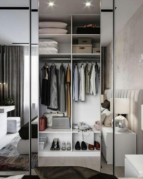 Интерьер спальни.  Как здорово, когда есть возможность в спальне сделать сразу вместительный шкаф или гардеробную. 03