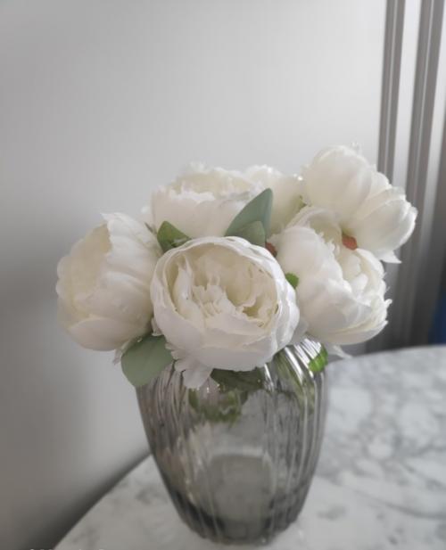 В этой квартире не просто качественный ремонт, очень уютно, тепло, стильно, много деталей в интерьере. 01