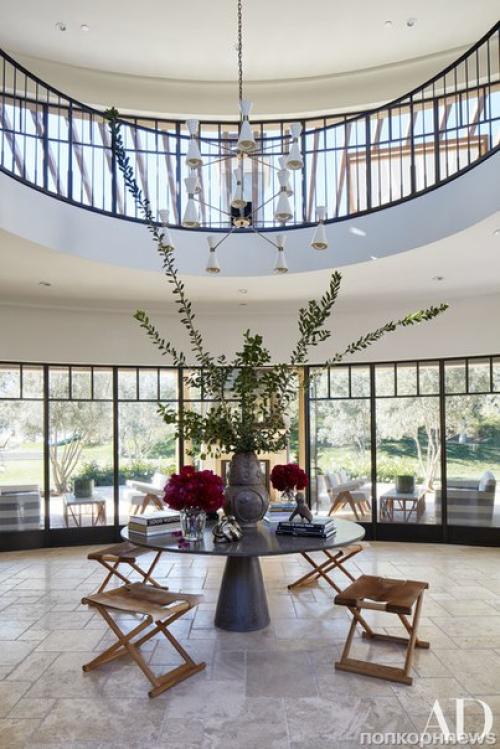 Кортни кардашьян показала свой роскошный дом в журнале Architectural Digest. 03