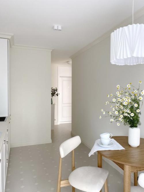 Легкий светлый интерьер однокомнатной квартиры 35 кв. 02