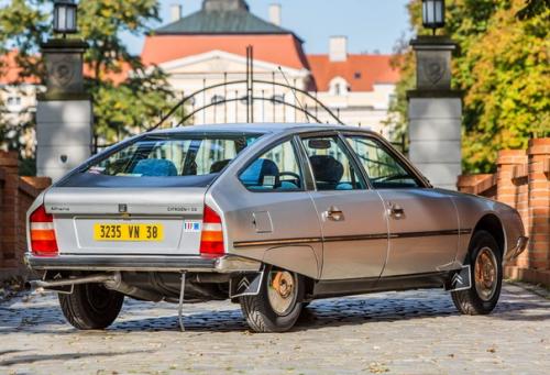 Citro n CX - автомобиль бизнес-класса, выпускаемый французским авто - производителем Citro n с 1974 по 1991 годы. 01