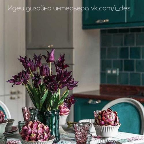 Невероятный насыщенный акцент на кухне. 04