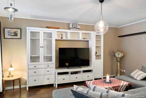 Шведский коттедж у опушки леса. 03