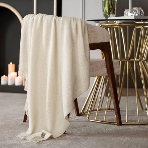 Интерьер спальни с картинки: мы украшаем гостиную декором Togas. 04