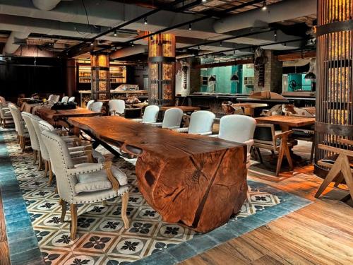 Строительство нашего ресторана на берегу моря к завершающему этапу подходит. 03