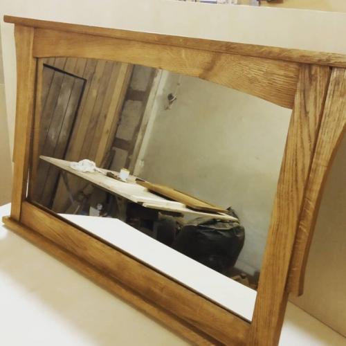 Наша мастерская занимается изготовлением лестниц, мебели и декора из массива дерева. 04