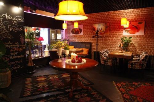 Самые грузинские рестораны в Москве, где можно интеллигентно поужинать или перехватить свежеиспеченный хачапури на бегу. 05