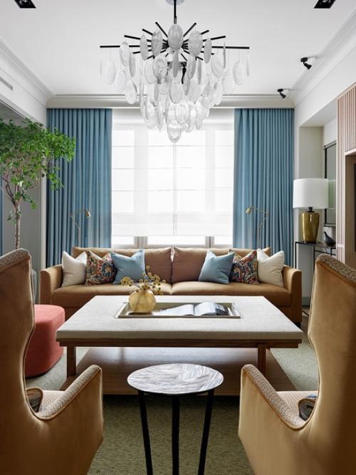 Попадая в эту квартиру, легко можно ощутить себя где-нибудь далеко за городом, посреди нетронутой природы. 02