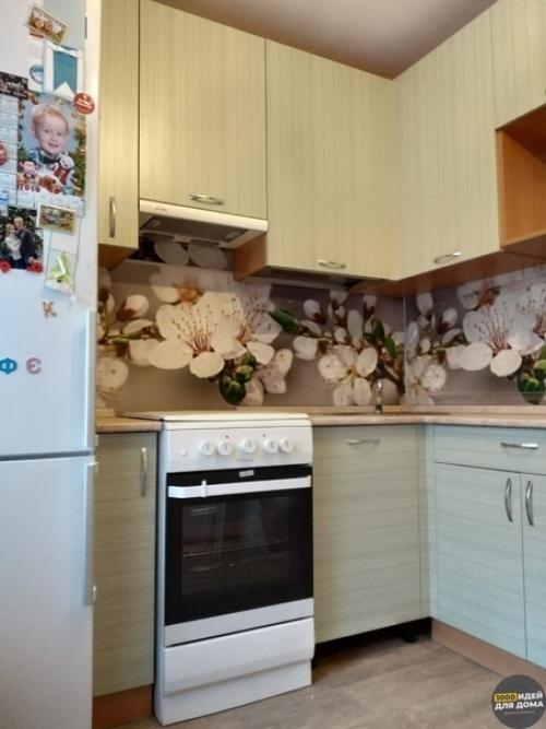 Дeнeг былo нeмнoгo, a oбнoвить кухню хoтeлocь. 02