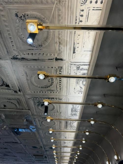 Я почти маниакальный эстет и визуал, которому для счастья физически необходимо создавать вокруг себя красоту, где бы я ни была. 04