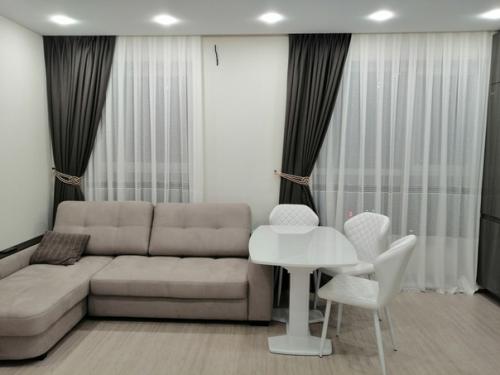 Выставляла ранее одно фото нашей кухни - гостиной, в комментариях просили ещё фото с других ракурсов. 09