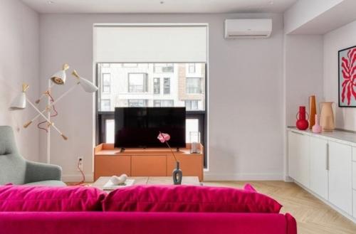 Спальня с гостиной в ярких цветах. 03