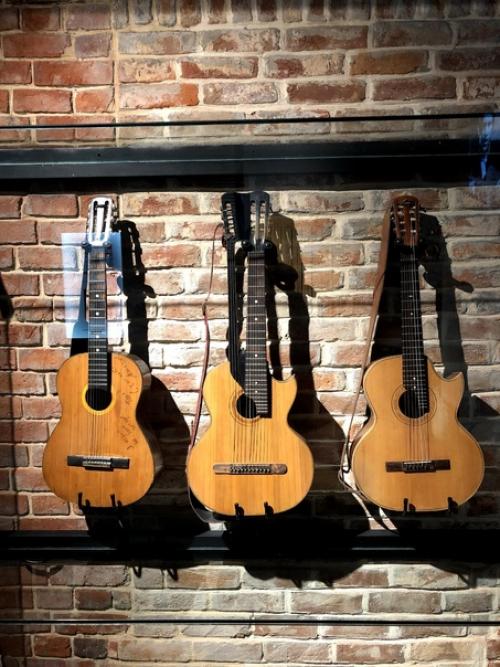 Музей Владимира Высоцкого в Москве - мы погружаемся во время, в которое он творил, которым он дышал, и из которого оставил потомкам свои послания. 01