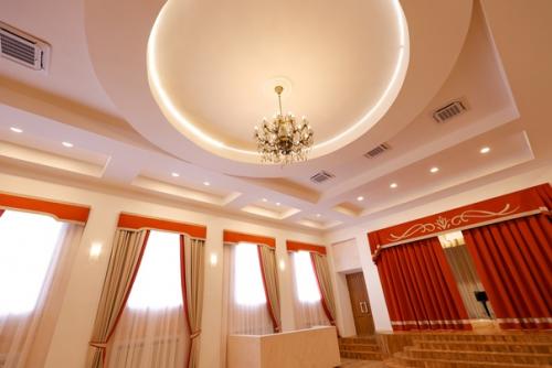 25 марта работники культуры отметят свой профессиональный праздник и к этой дате завершены работы по капитальному ремонту малого зала ДК. 03