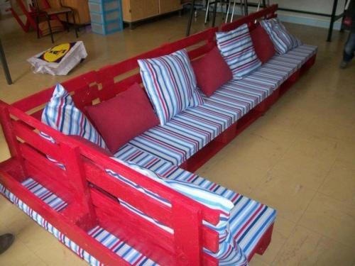 Мебель из поддонов - это нестандартное решение для тех, кто ценит оригинальность и хочет выделиться. 01