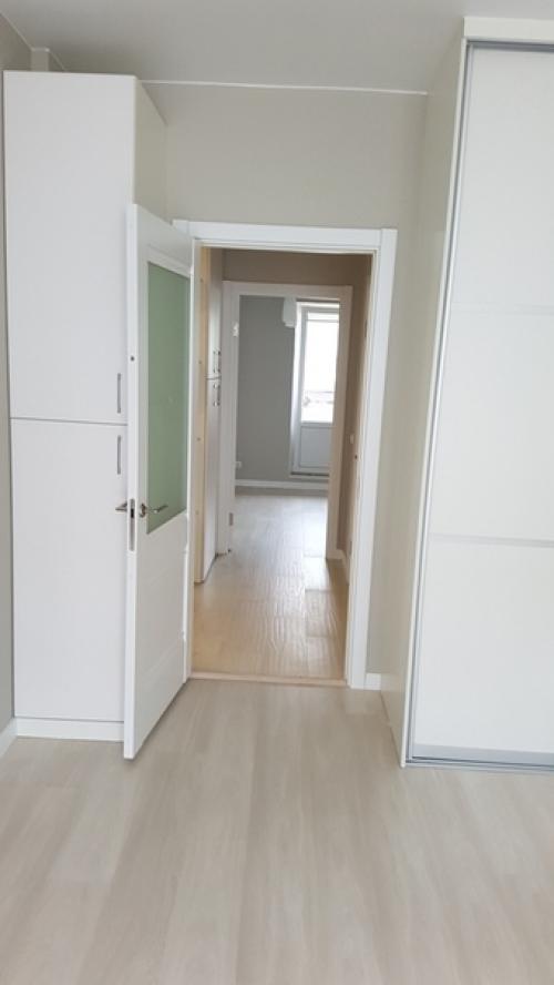 Наша квартира к сожалению уже продали, поэтому без текстиля и мебели. 07