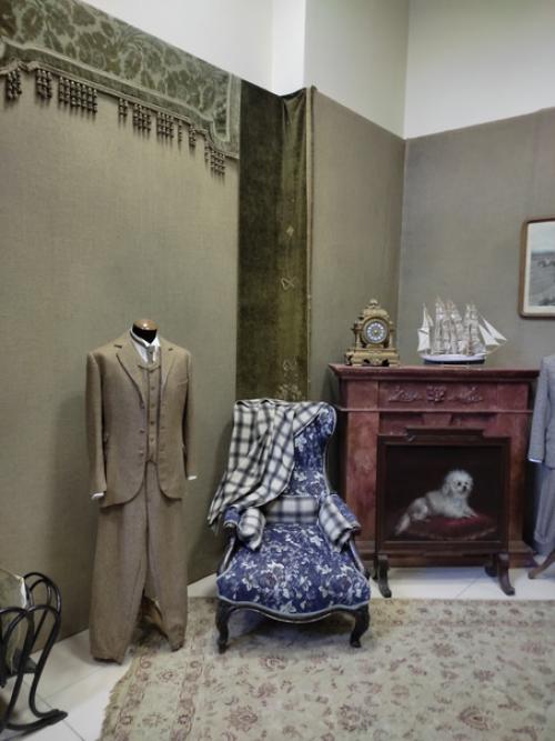 Решила обратиться к воспоминаниям о поездке в питер и рассказать об экскурсии на ленфильм. 02