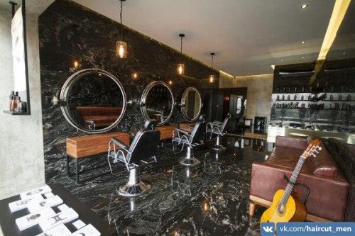 Мужские парикмахерские или барбершопы - это западная тенденция. 01