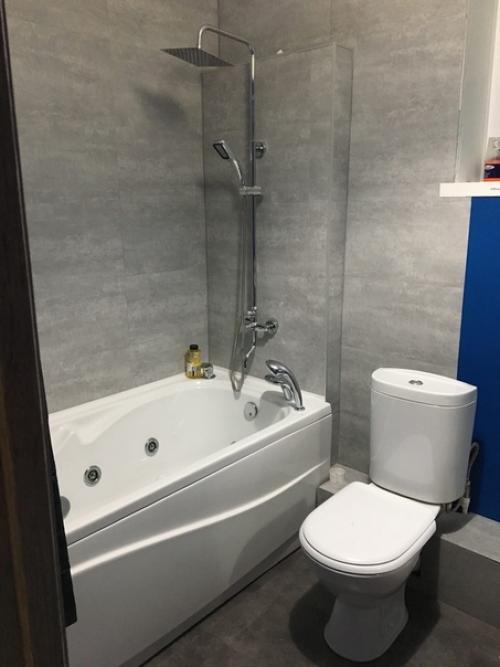 Ремонт в ванной комнате за 3. 5 недели, не превышая бюджет 60 т. р с использованием плитки ПВХ. 05