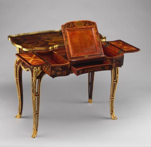 Выставка Мебель для Всех Причуд Тела. 04