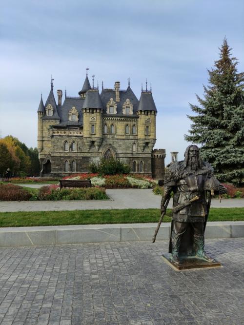 Замок гарибальди.  Замок гарибальди в самарской области расположен на берегу волги в селе хрящёвка. 05