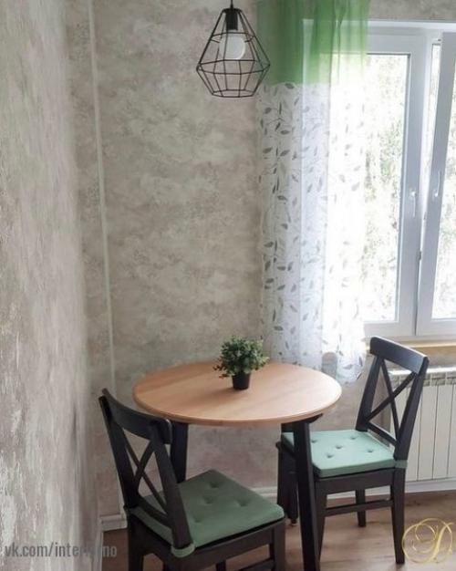 На этой малюсенькой кухне чуть больше 5 кв. 03