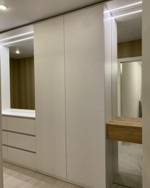 Хочу показать, как мы сделали прихожую. 03