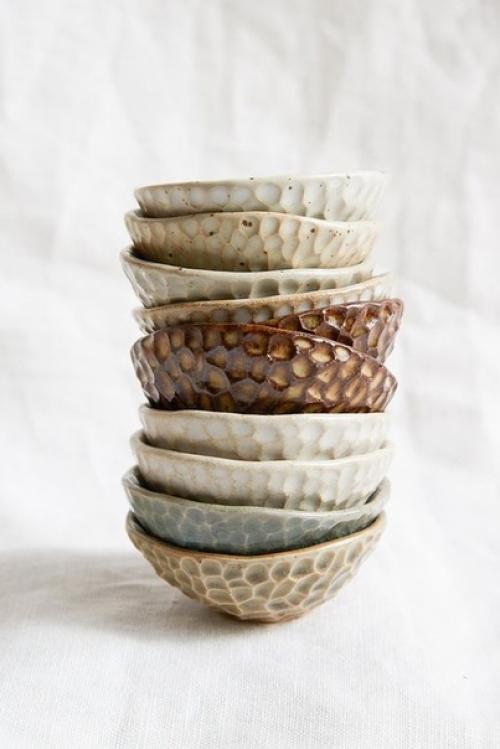 Красивая керамическая посуда сейчас на пике популярности. 06