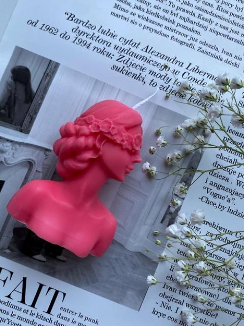 Свеча в форме девушки с цветами от Hand&Harmony. 01