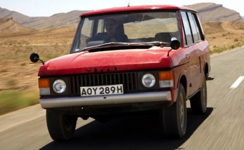 Компания Jaguar Land Rover официально представила новый среднеразмерный кроссовер Range Rover Velar. 03