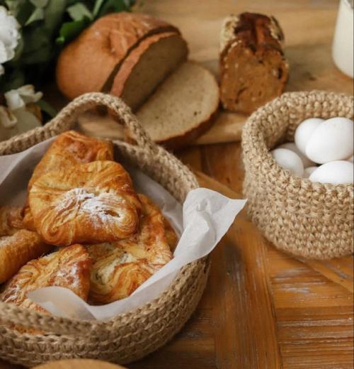 Корзины из джута помогут организовать хранение вещей, станут стильным дополнением вашего интерьера и сделают ваш дом ещё уютнее. 03