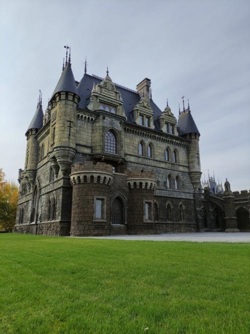 Замок гарибальди.  Замок гарибальди в самарской области расположен на берегу волги в селе хрящёвка. 04