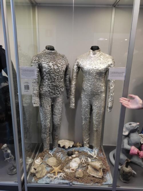 Решила обратиться к воспоминаниям о поездке в питер и рассказать об экскурсии на ленфильм. 03