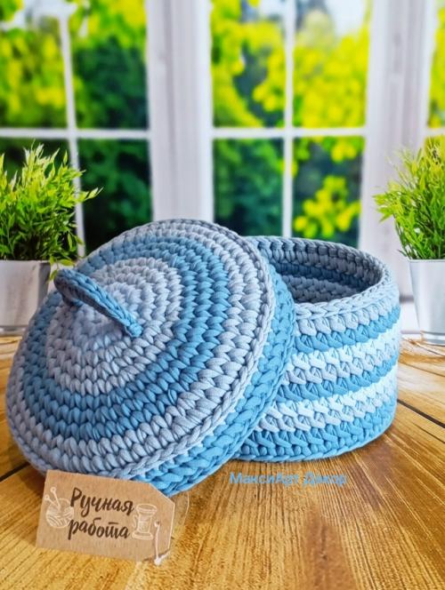 Украшение интерьера плюс функциональные системы хранения.

