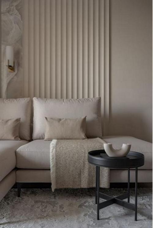 Современный интерьер кухни - гостиной в очень приятной, спокойной цветовой гамме. 05