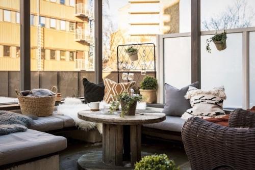 Дом с прекрасной террасой и вдохновляющим интерьером. 01