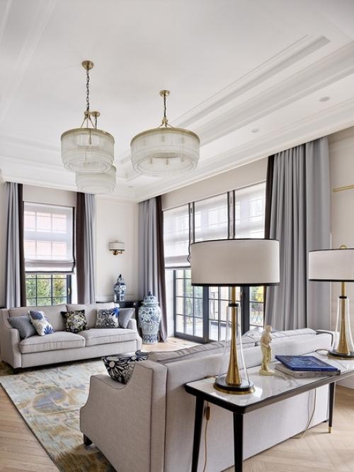 Бюро KM Studio спроектировало для большой семьи просторный загородный дом в лучших традиция американской классики. 02