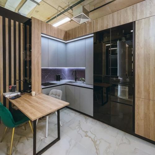 Дизайнерские кухни и корпусная мебель по индивидуальным размерами в интерьерно - выставочном центре М Бельбург. 08