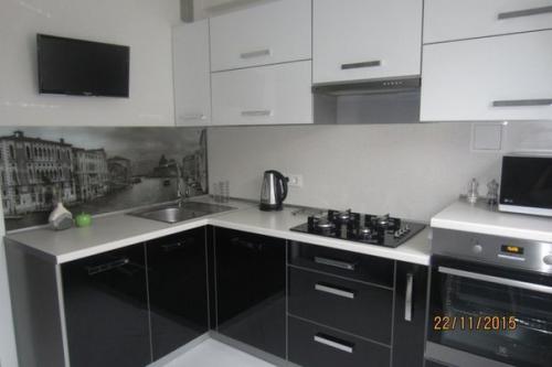 10 способов добавить в кухню стильный черный цвет. 04