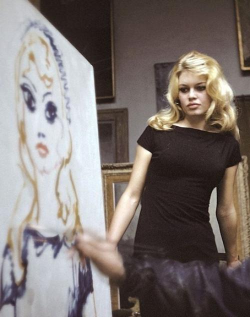 Брижит бардо позирует французскому знаменитому художнику голландского происхождения Кесу ван донгену. 02