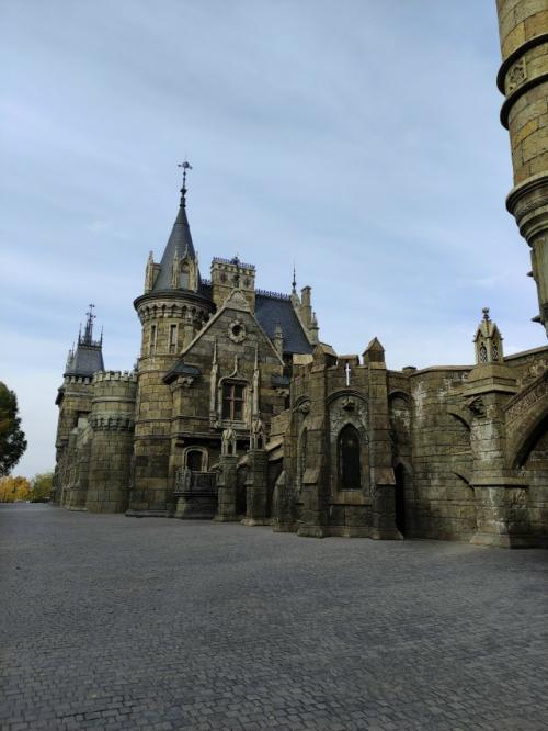 Замок гарибальди.

Замок гарибальди в самарской области расположен на берегу волги в селе хрящёвка.  