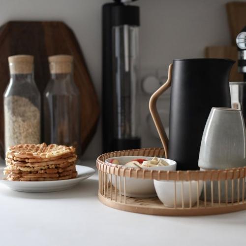 Тёмные оттенки в интерьере скандинавской кухни. 04