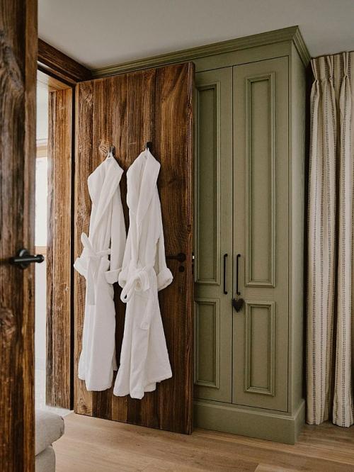 В АЛЬПАХ. Английское дизайнерское бюро Dalrymple Studio разработало проект интерьера шале площадью 235 кв. 08