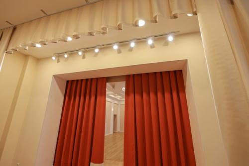 25 марта работники культуры отметят свой профессиональный праздник и к этой дате завершены работы по капитальному ремонту малого зала ДК. 09