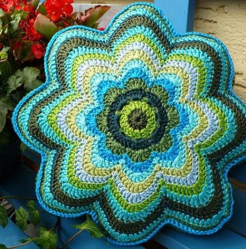 Вязаные торты - подушки. 05