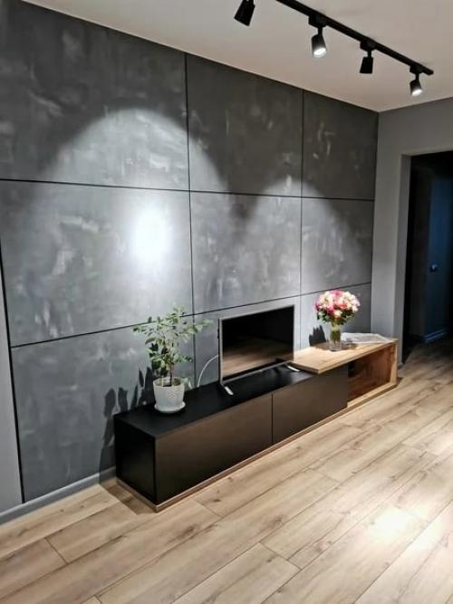 С рождением второго ребенка купили трехкомнатную квартиру. 05