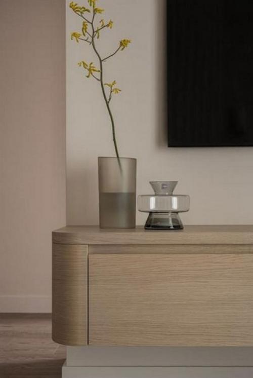 Современный интерьер кухни - гостиной в очень приятной, спокойной цветовой гамме. 07