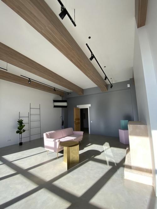 Естественный свет.  Вы часто спрашиваете нас о времени, когда в залах студии самый красивый солнечный свет. 01